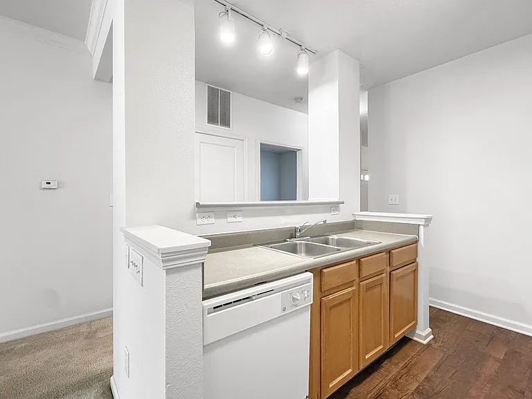 705 Beachfront Dr — Photo 34