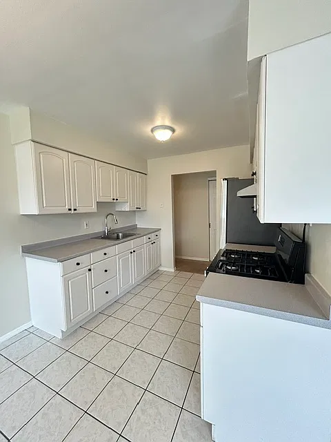 1 bed, 700 sqft, $1,950 — Photo 2