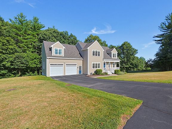 2nd image of 7 Hayden Ln
