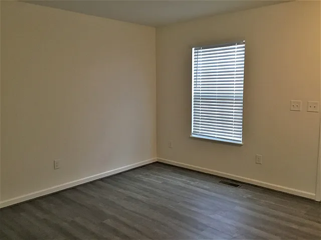 881 Orwell St — Photo 10