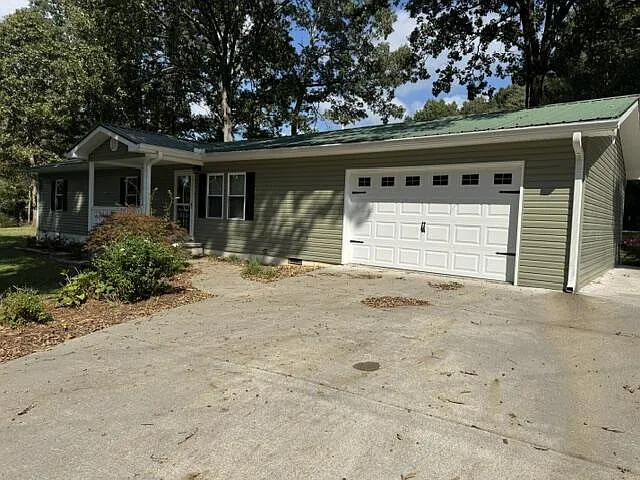 3 bed, $2,000 — Photo 4