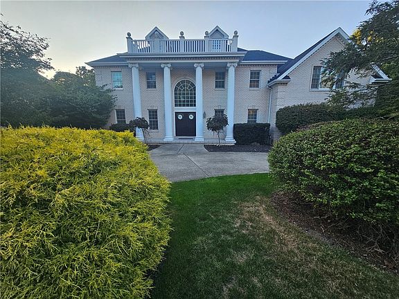 2nd image of 227 Edelweiss Dr