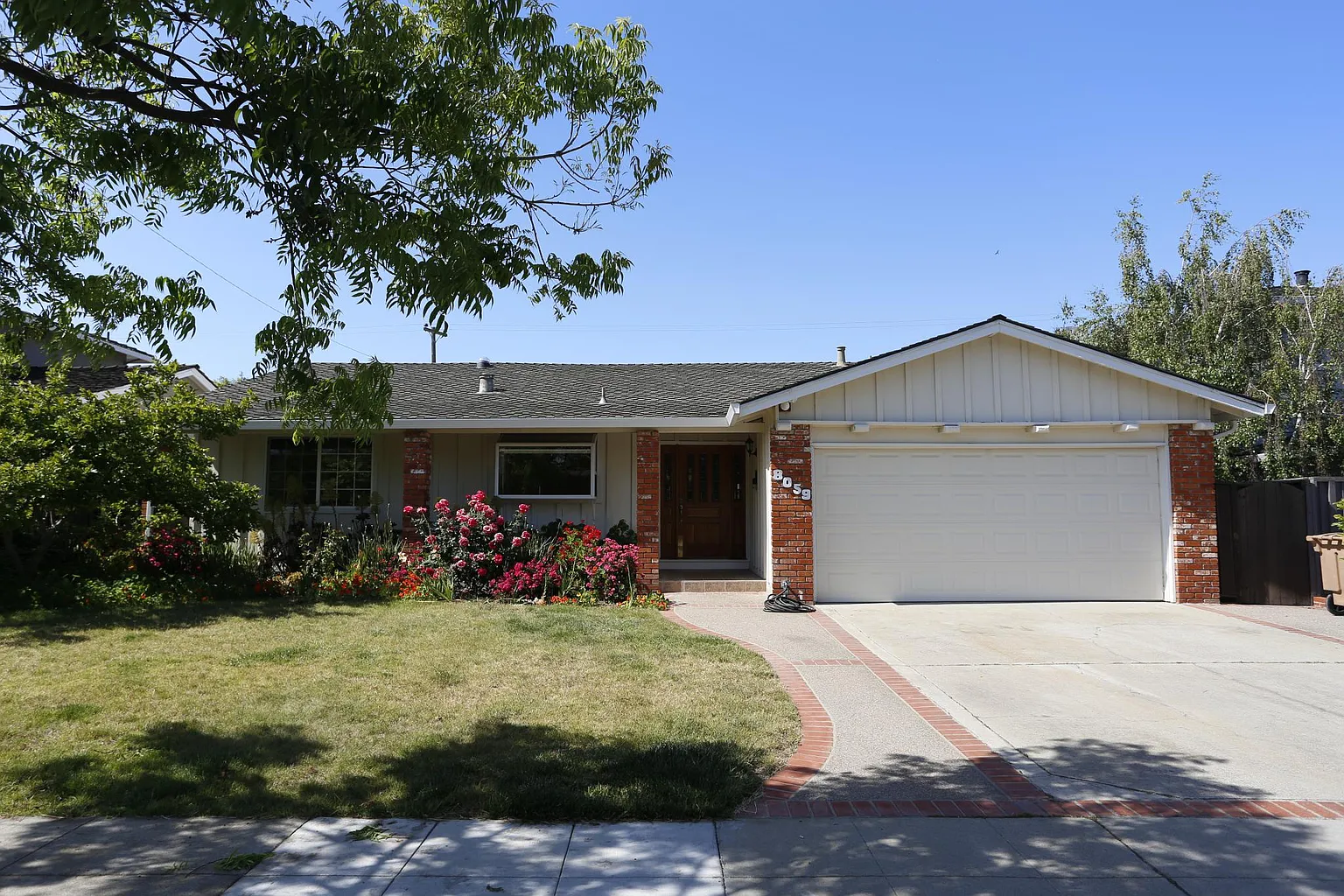 8059 Presidio Dr photo 1