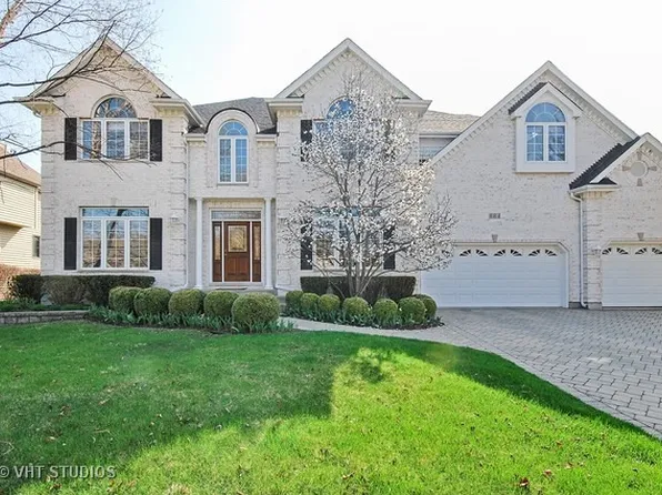 884 Twin Elms Ln, Batavia, IL 60510