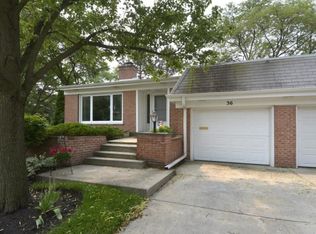 36 S Regency Ct E, Arlington Heights, IL 60004