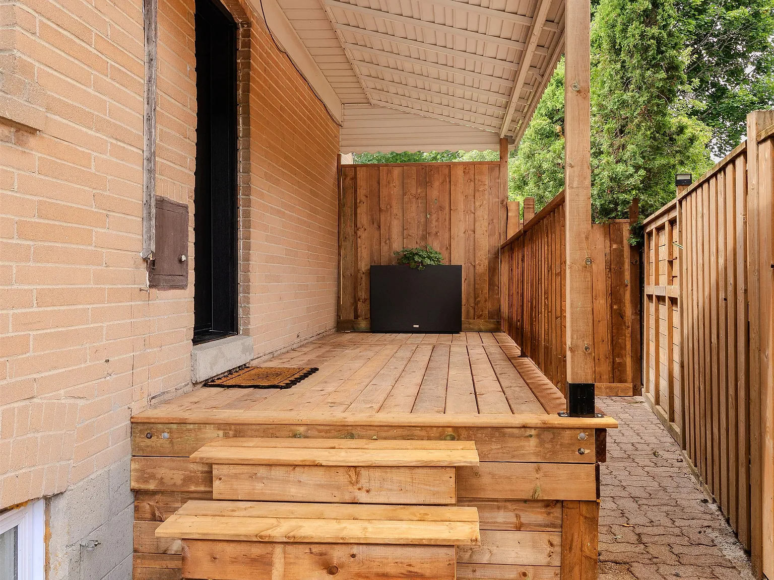 3 bed, $2,500 — Photo 2