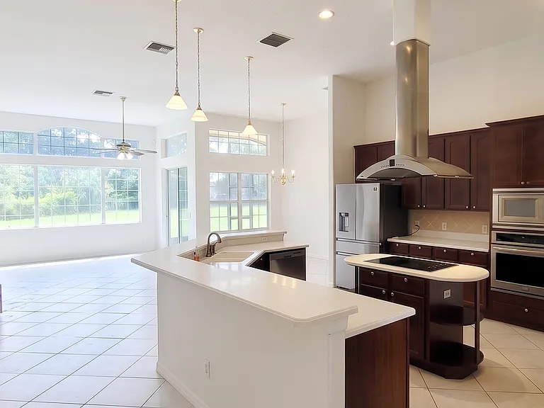 3330 Earle Ct — Photo 5