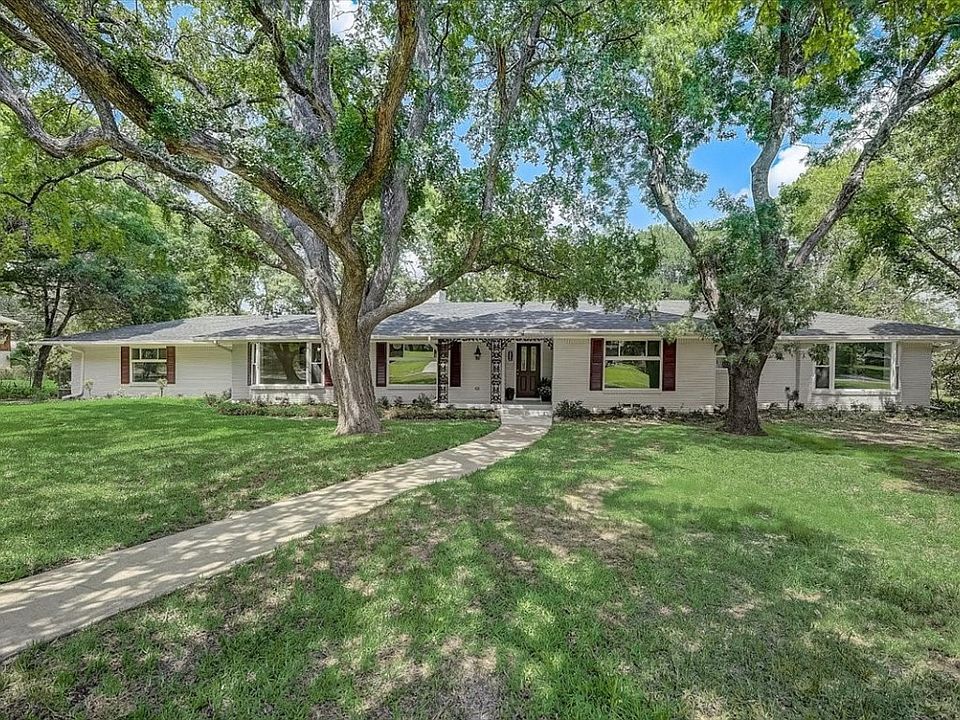 1st image of 202 Overhill Dr