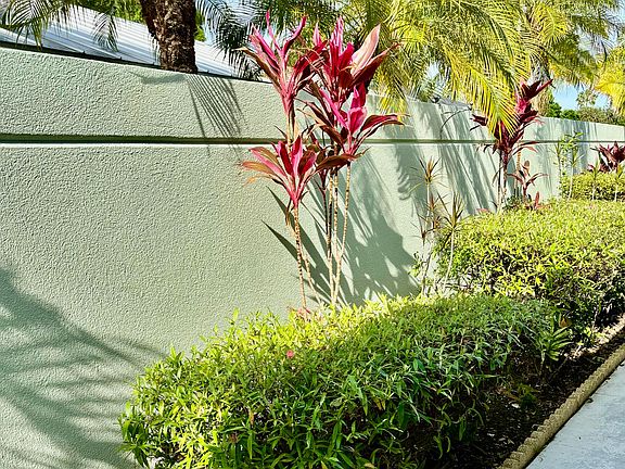 3rd image of 1785 SW Waterfall Boulevard
