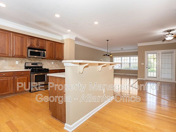 3rd image of 218 Aldridge Pl