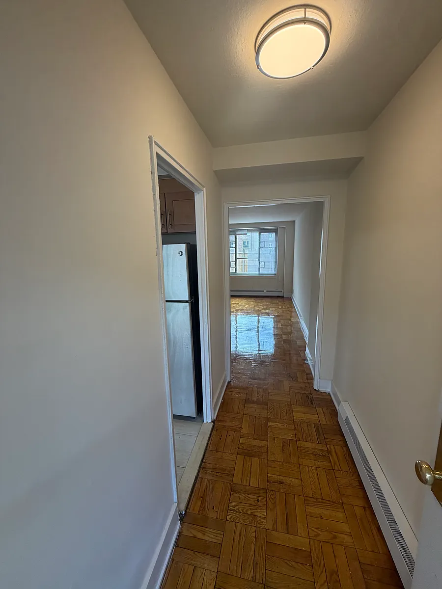 Building Photo - 186th Ln