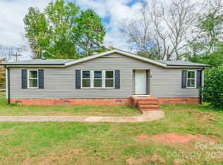 4000 Chestnut Woods Dr, Kings Mountain, NC 28086