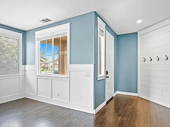 38119 Floricita St — Photo 2