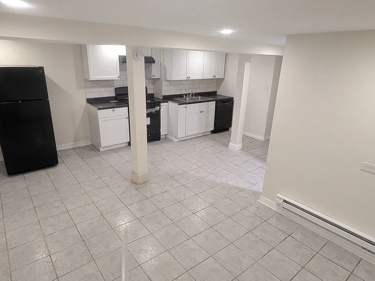 3332 W 38th St #1R — Photo 3