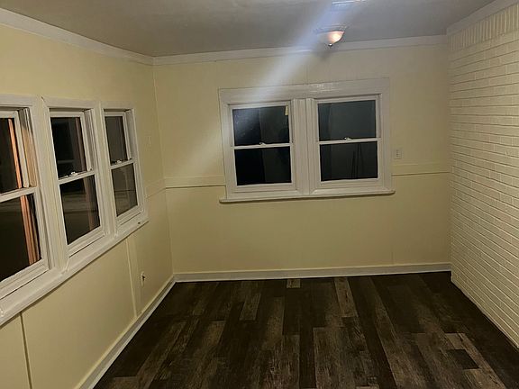 3rd image of 3453 Primrose Pl