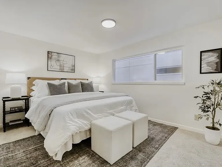 2501 Canterbury Ln E #215 — Photo 14