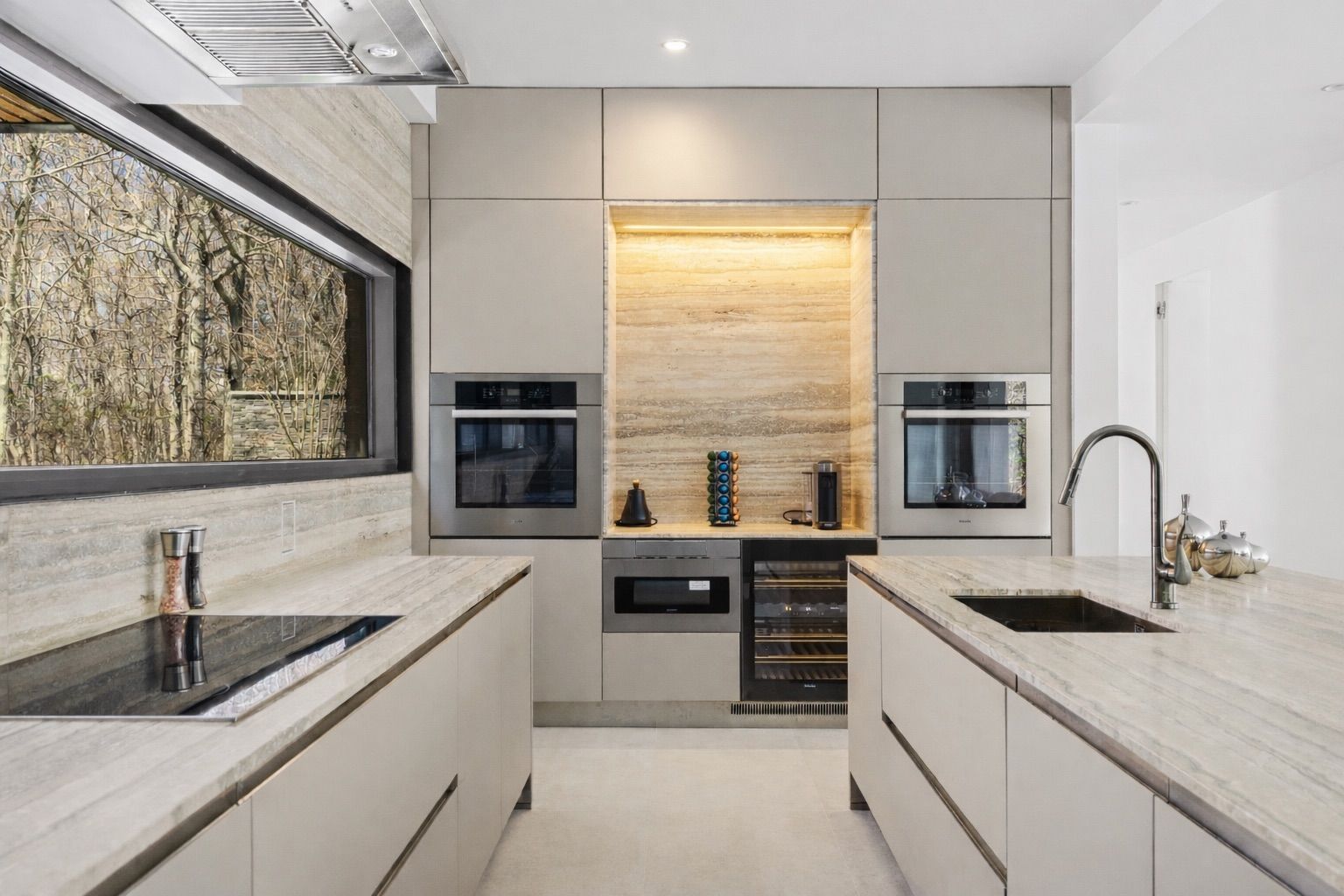  Silver Travertine Counters & Backsplash