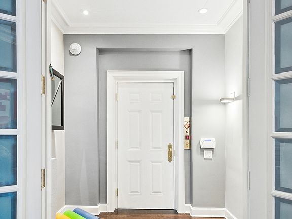 3rd image of 233 E Walton Pl #15