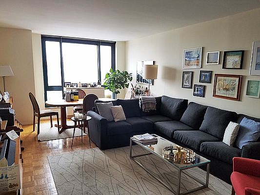1st image of 1 Irving Pl APT V27c