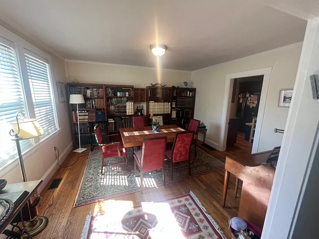 4 bed, 2.5 bath, 1955 sqft, $4,800 — Photo 4