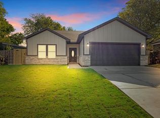 1704 Colvin St, Fort Worth, TX 76104