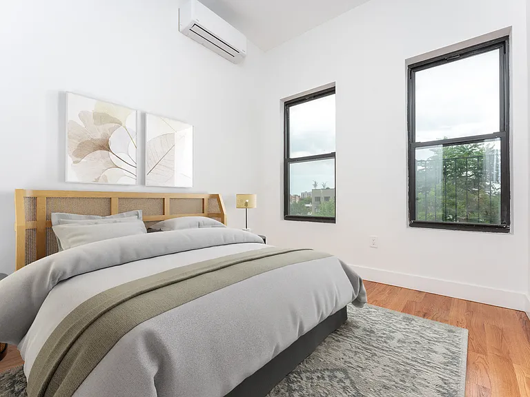 236 Montrose Ave #2A — Photo 2