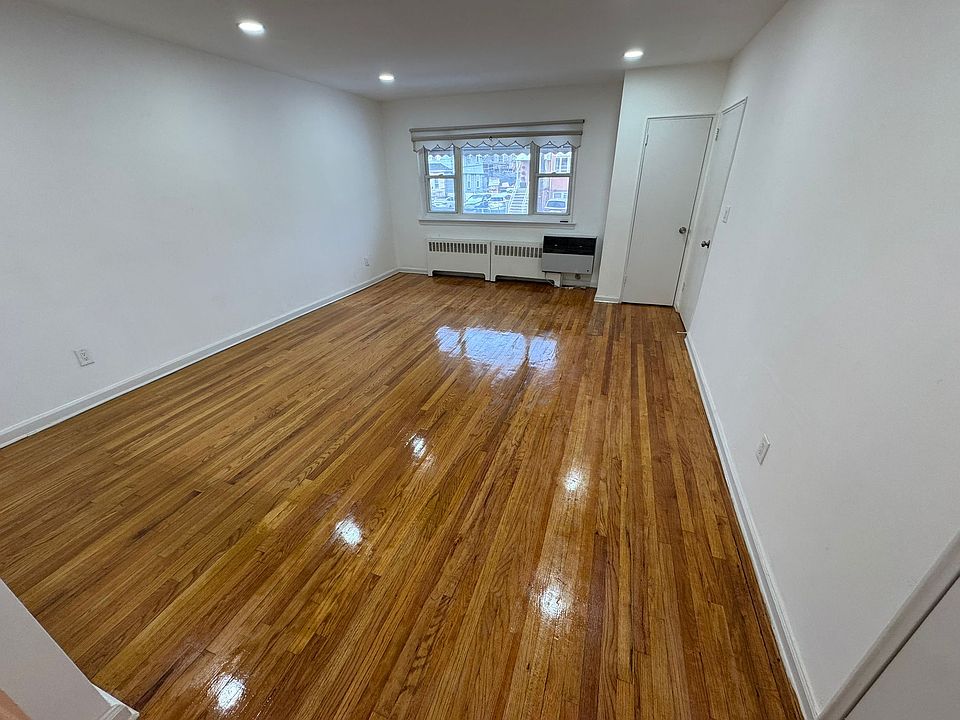 1st image of 839 Swinton Ave #1