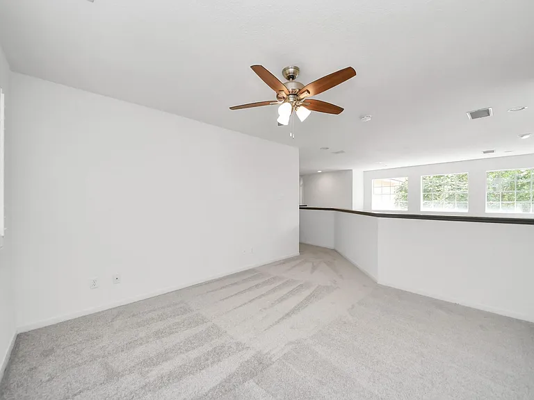 103 E Lakeridge Dr — Photo 29