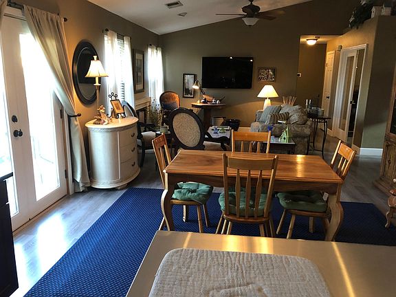 3rd image of 442 W Julia Way