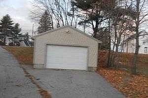 1 Car Garage before the snow