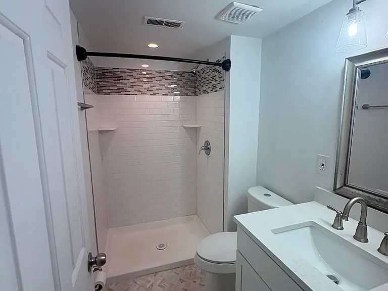 1129 W Main St — Photo 19