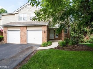 624 Hillview Ct, West Chicago, IL 60185
