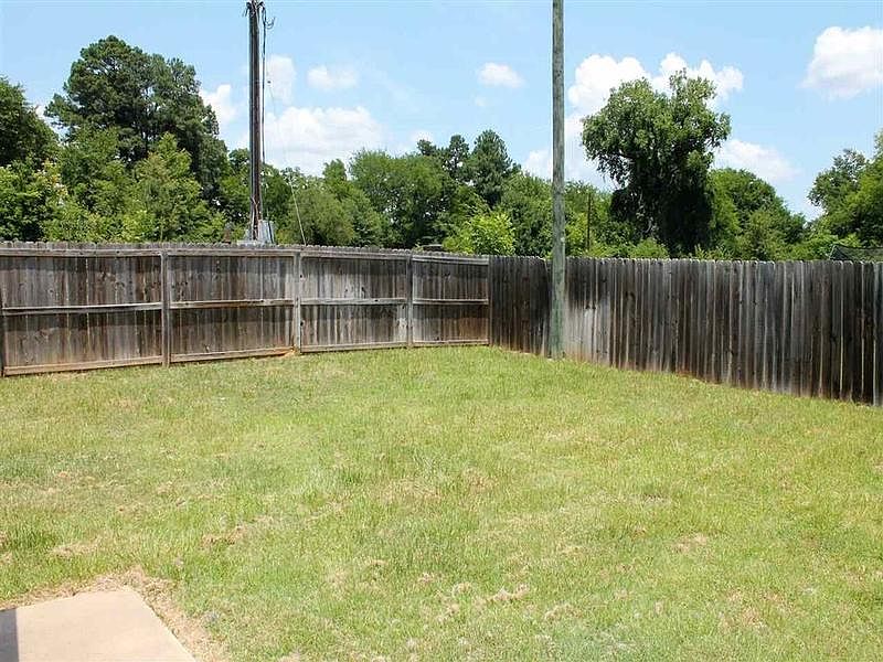 2nd image of 119 Helane Ln #100