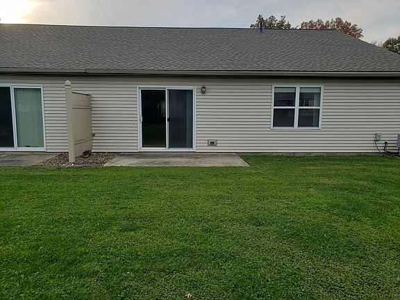 3rd image of 1043-1043 Patricia Dr