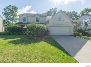 130 Cherry Grove Ln, Commerce Township, MI 48390