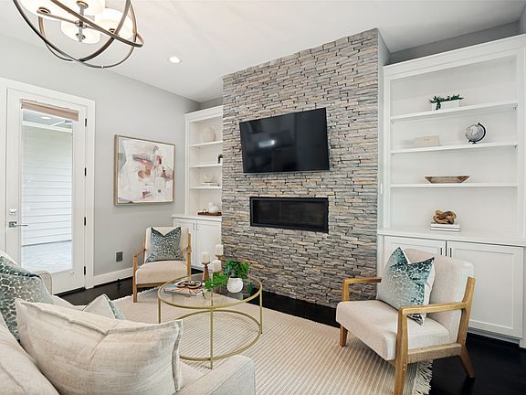 3rd image of 389 Jordan Farm Cir