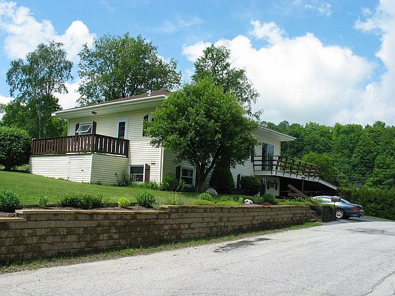 breakfast porch and wall
