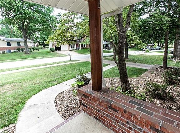 4th image of 904 Dutch Mill Dr