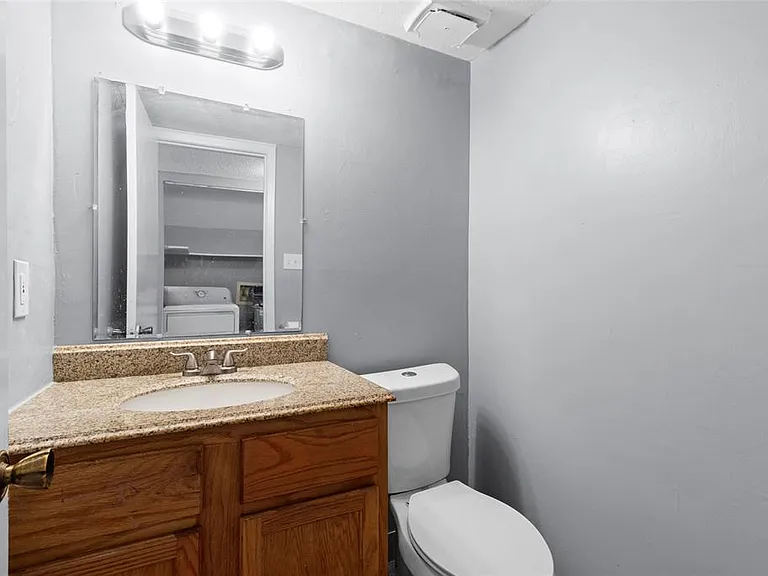 12162 Huntington Venture Dr — Photo 13