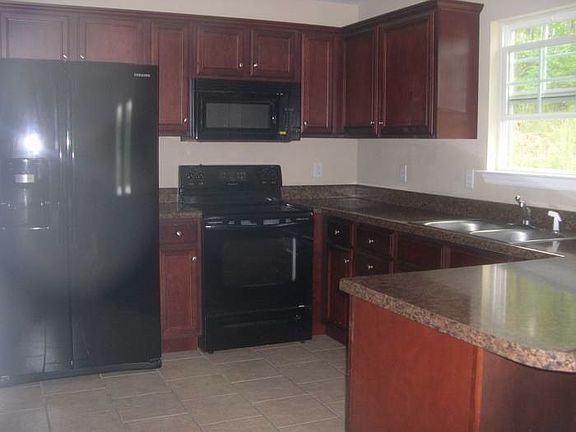 3rd image of 1824 Short Leaf Ln