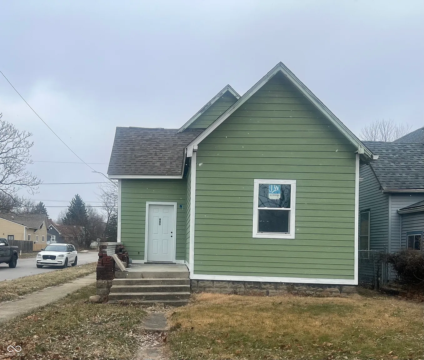 880 W 25th St photo 1