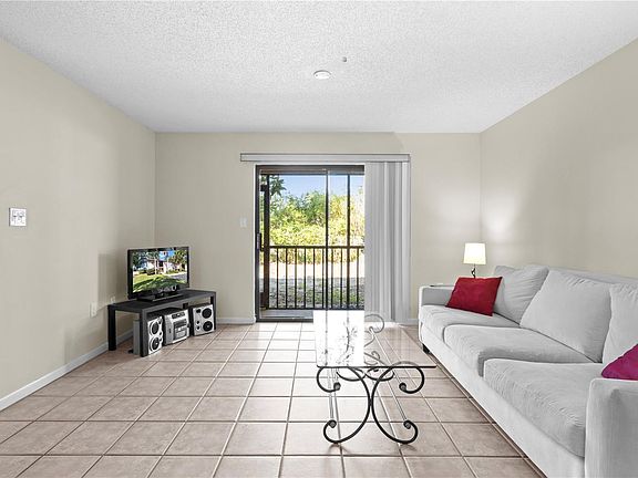 3rd image of 2851 SW 32nd Ave