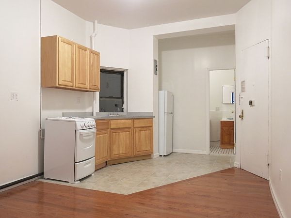 1st image of 535 W 49th St APT 1RE