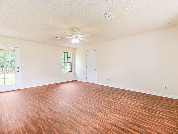 3rd image of 10590 Fair Pine Dr