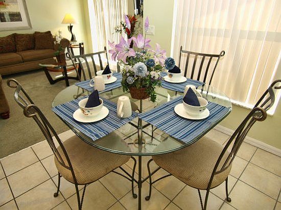 W4P129G-Breakfast-Nook