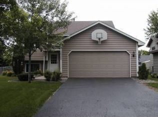 10362 Bluebird St NW, Coon Rapids, MN 55433