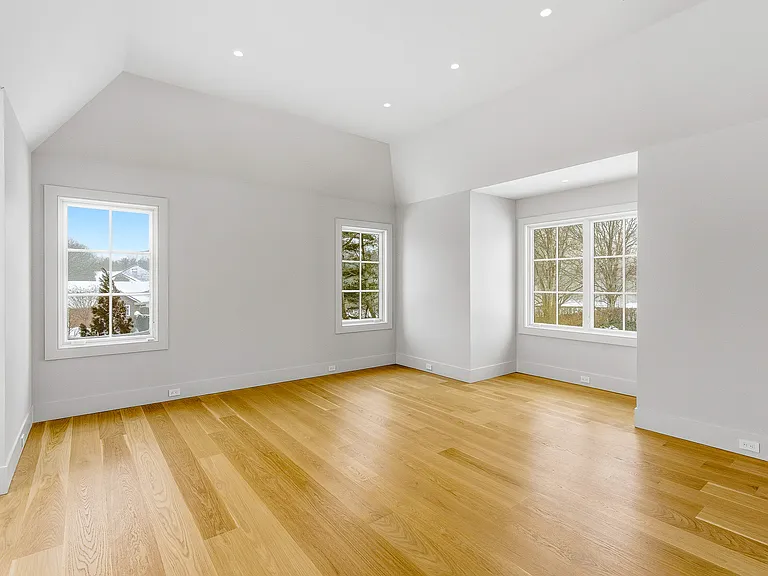 120 Halsey Ln — Photo 34