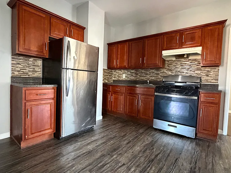 112 Beech St #3 — Photo 6