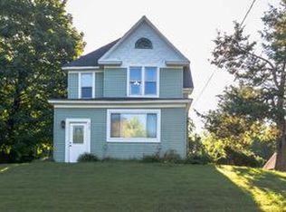 527 3rd St S, Waterville, MN 56096