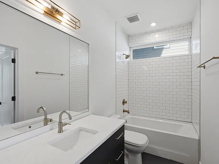 MIL suite bathroom